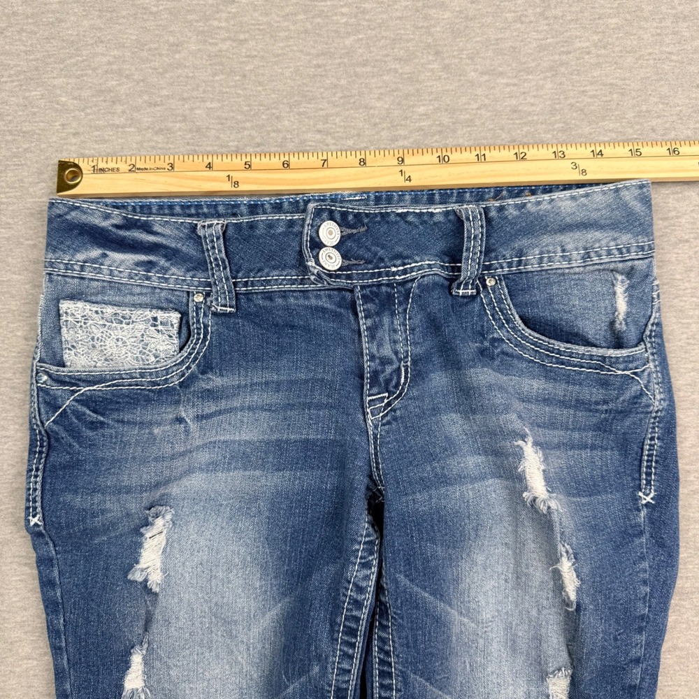 Amethyst Jeans Womens Size 9 Blue Distressed Lace Pocket Bermuda Shorts Denim - Picture 10 of 10
